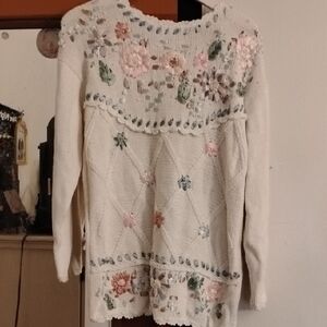 Chic Floral Embroidered Sweater